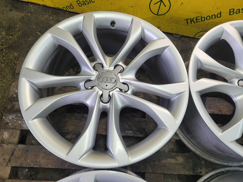 Alufelgi 5x112 18 Audi TT TTS TTRS OE 9.0" X 18" ET52 OE 8J0