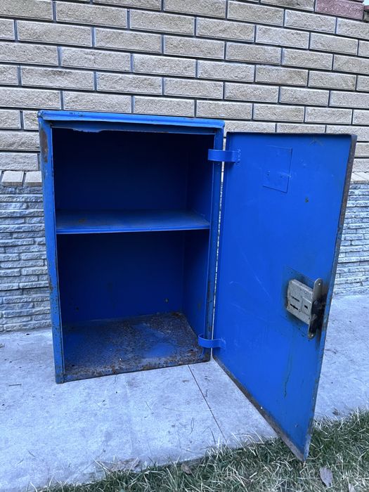 Металевий ящик, металева шафа