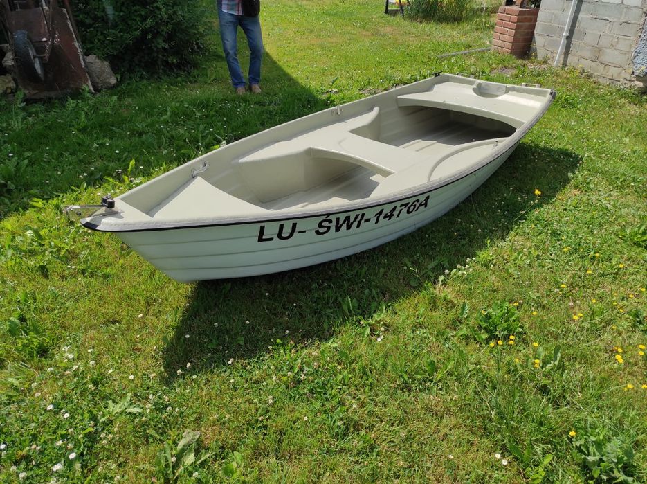 Łódź, łódka 3,3 m z silnikiem - solidna