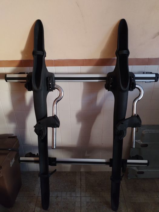 Barras de tejadilho e suportes de 2 bicicletas