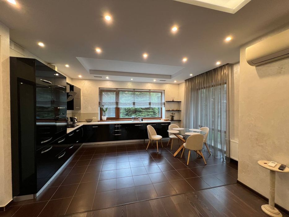 Продаётся современный капитальный дом в начале Обуховки лес река