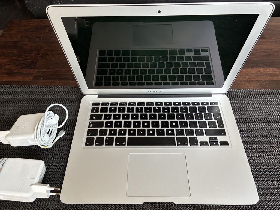 MacBook Air 2017 13 cali 8 GB i5 128 GB uzywany