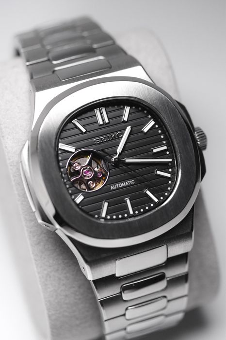 Zegarek Custom Seiko Mod Nautilus Open Heart Black