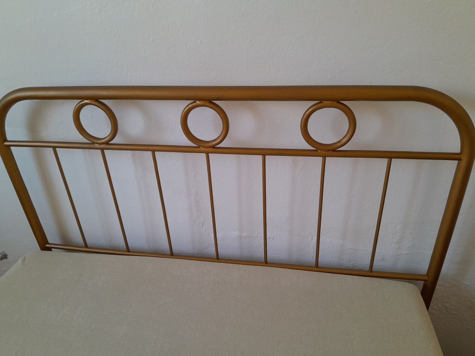 Cama ferro antiga