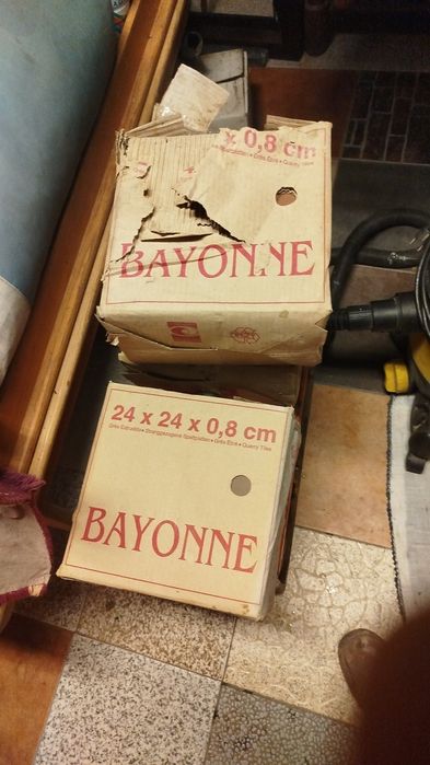 Tijoleira pavimento grés