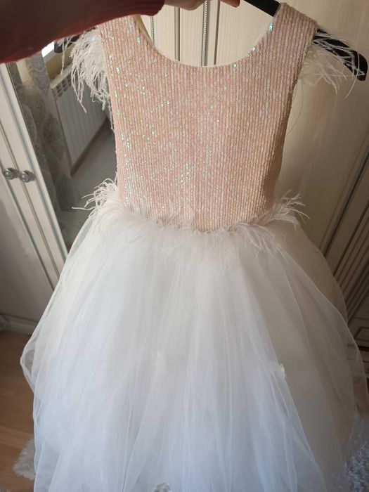 Пишна біла сукня з пір'ям miss helina 128-134 розмір