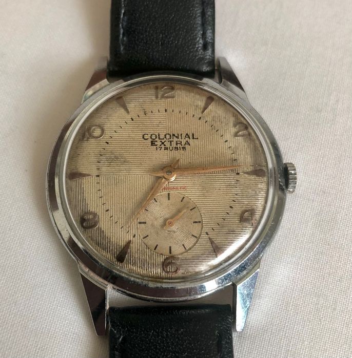 2 Relógios de pulso - Fossil e Colonial.