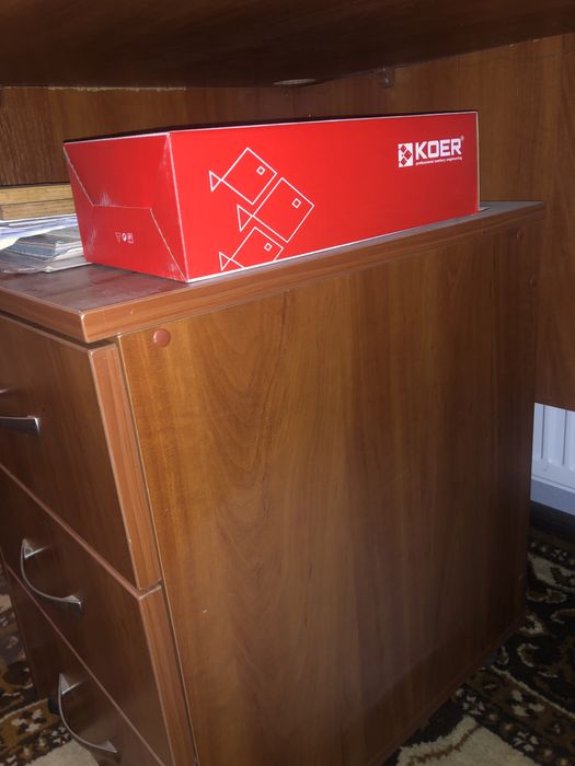 Стол большой письменный