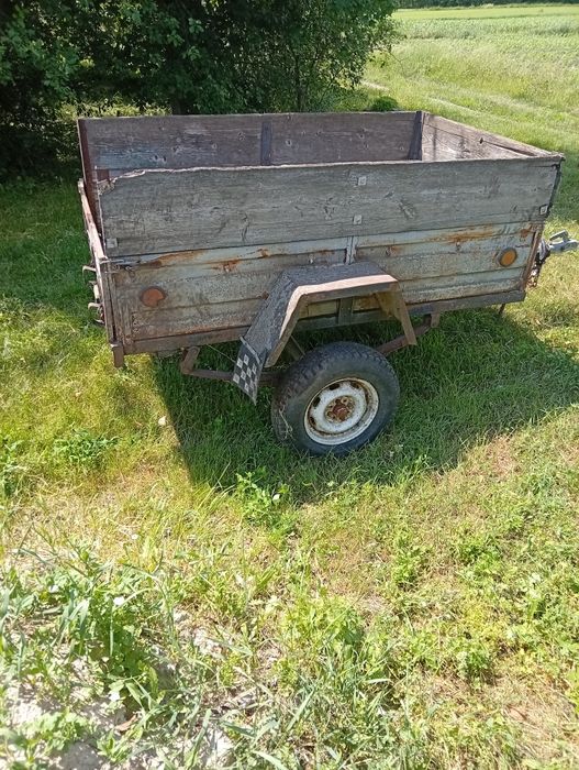 Легковий причіп до автомобіля