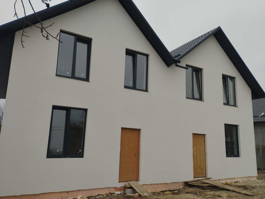 Продаю будинок в дуплексі на Таращанському