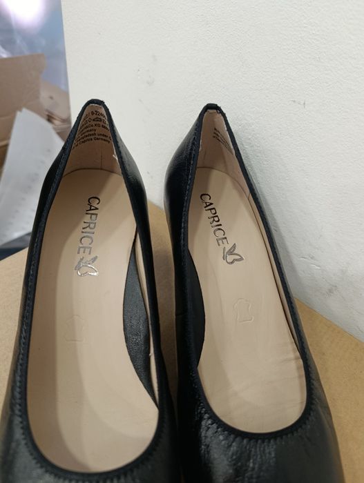 Caprice czółenka na obcasie skórzane rozmiar 38 1/2