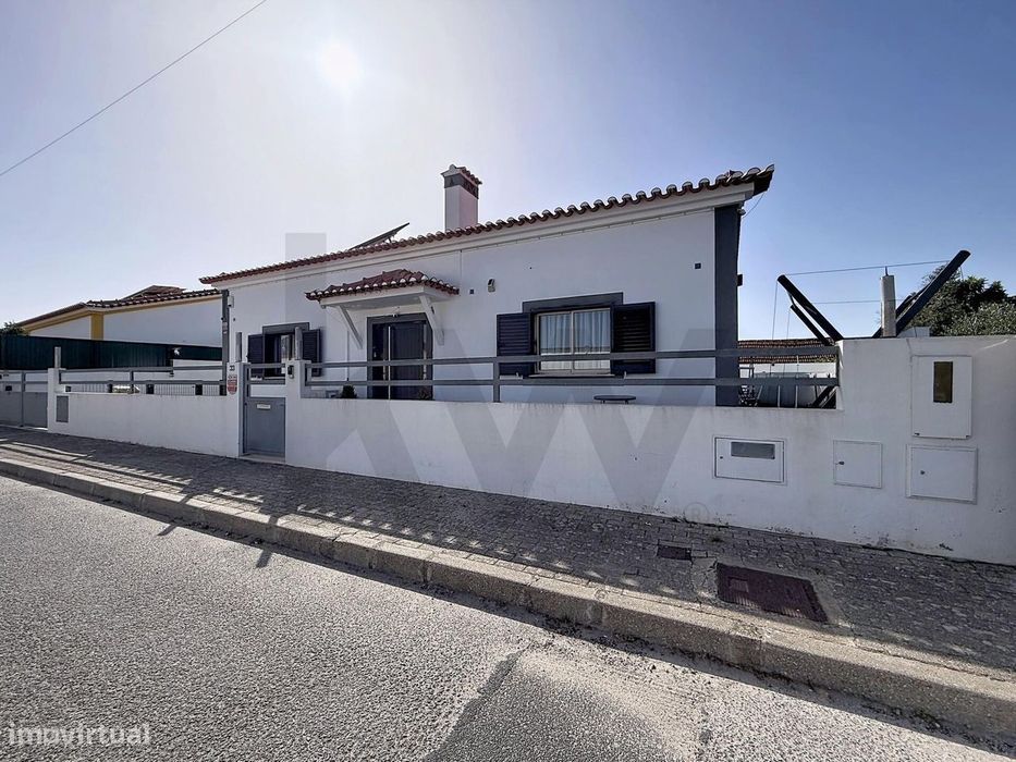 Moradia T3 + 1 Térrea com Anexo Independente e Espaço Exterior | Alpia