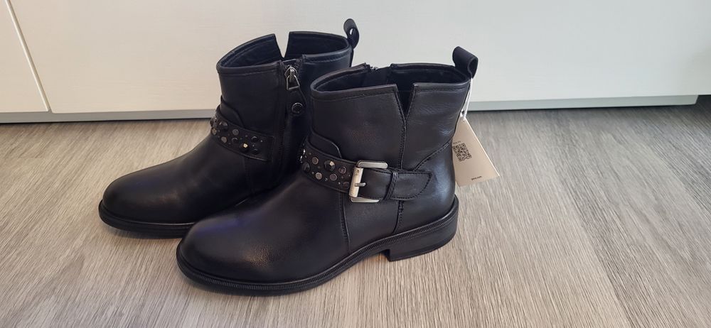 Botins em pele genuína GEOX novos com etiqueta