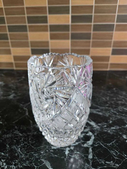 Кришталева ваза для квітів