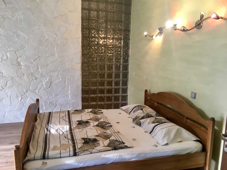 Дом 450 кв. До 35 человек. Сауна, беседка, теннис, генератор, бассейн.