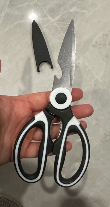 Tesoura de Cozinha Nova