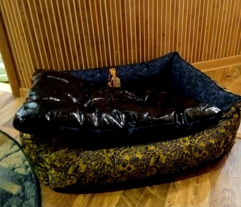 Лежак для середніх собак