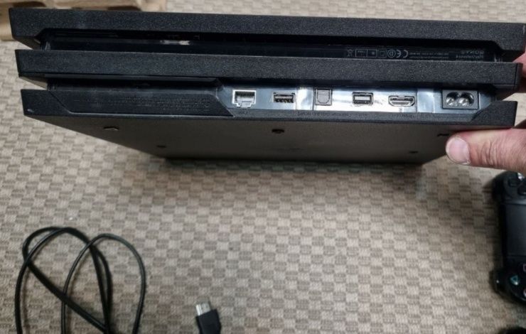 Ігрова приставка PS-4 pro 1 TB