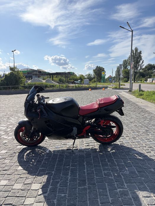 Yamaha YZF 750 R