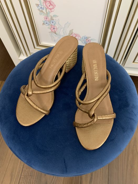 Босоніжки зручний каблук