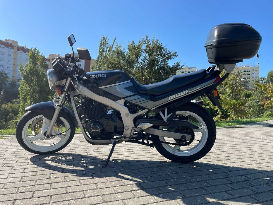 Suzuki GS500E 1991 | 42.370 km | 2.º dono há 25 anos | Revisão 2026