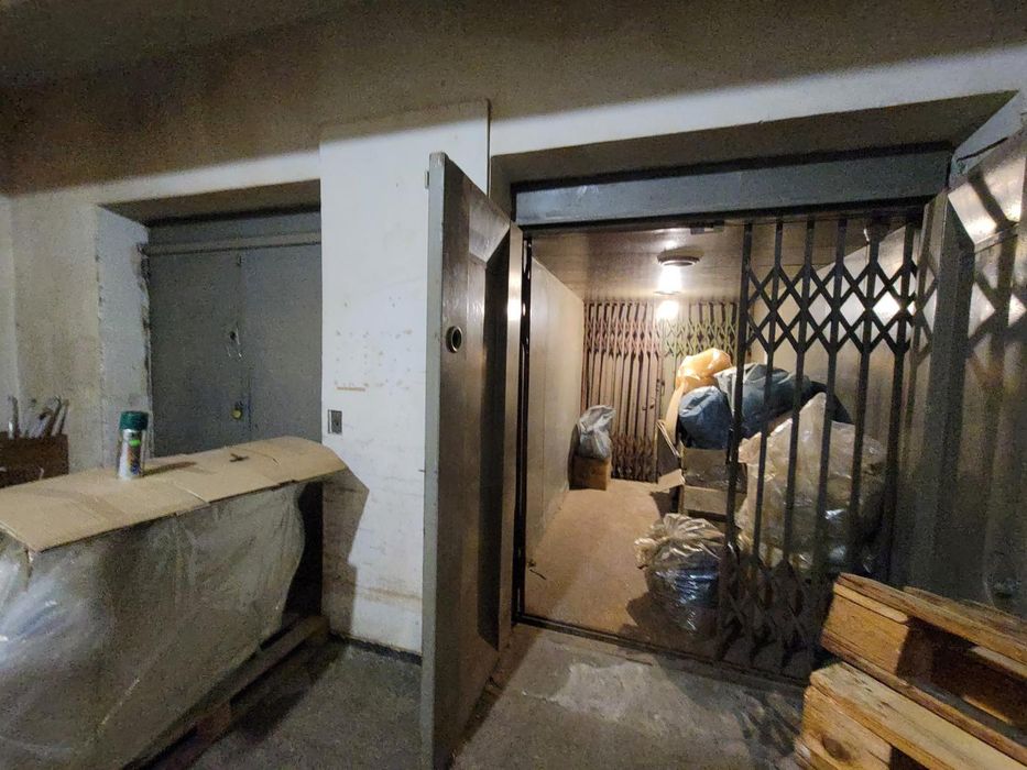 Виробництво 650м2 з 2 вантажними ліфтами