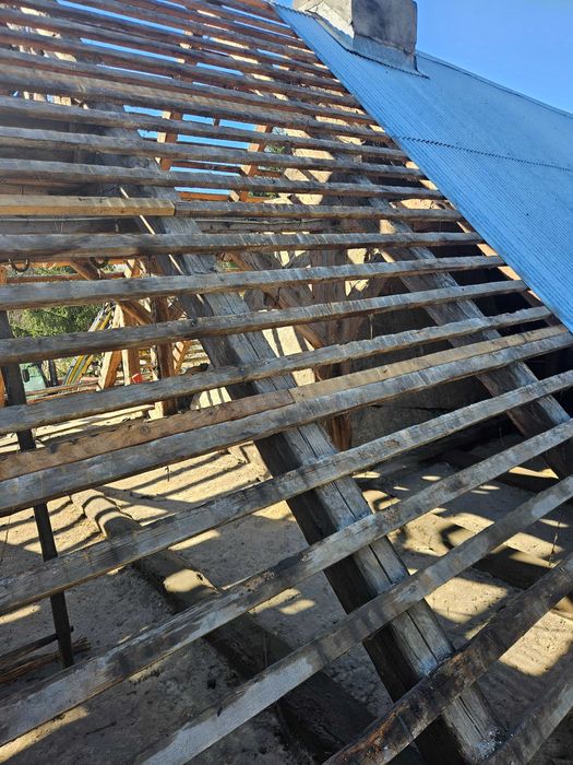 Stare Belki Krokwie na opał z budynku mieszkalnego przedwojennego