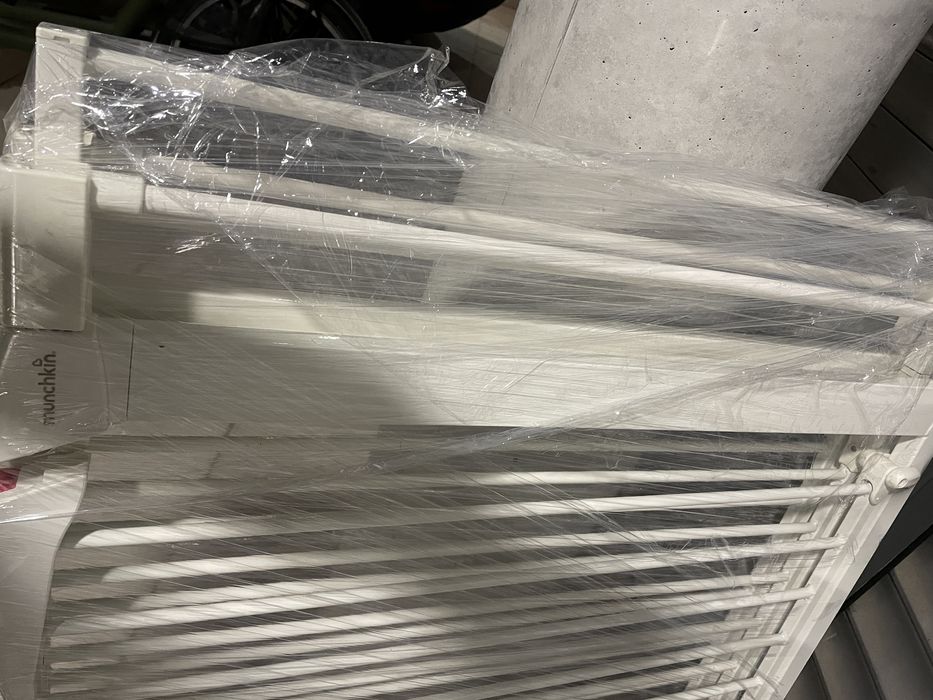 Barreira de seguranca crianca em metal 76x82 cm branco munchkin