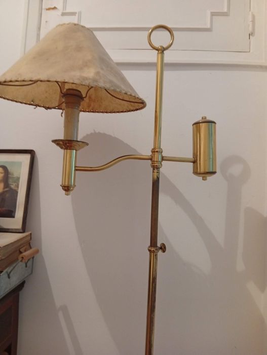 Candeeiro de pé em latão – não funcional / para restauro