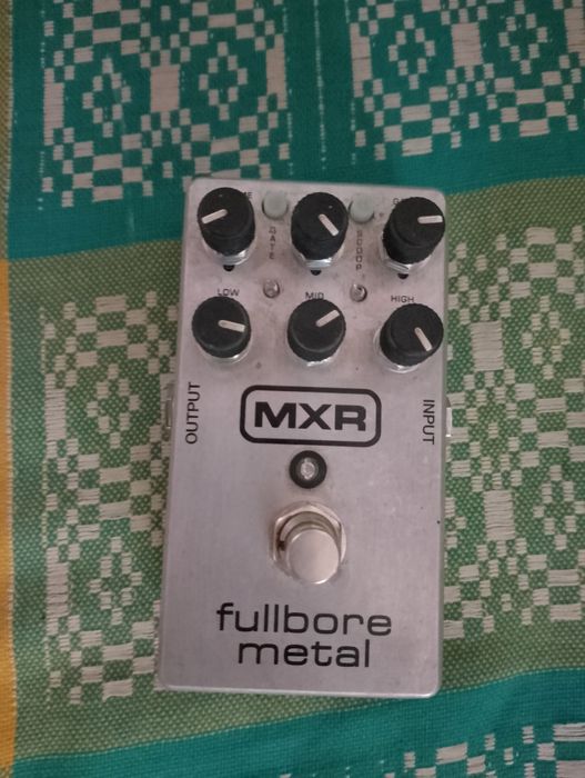 Педаль дисторшина для электрогитары MXR fullbore metal