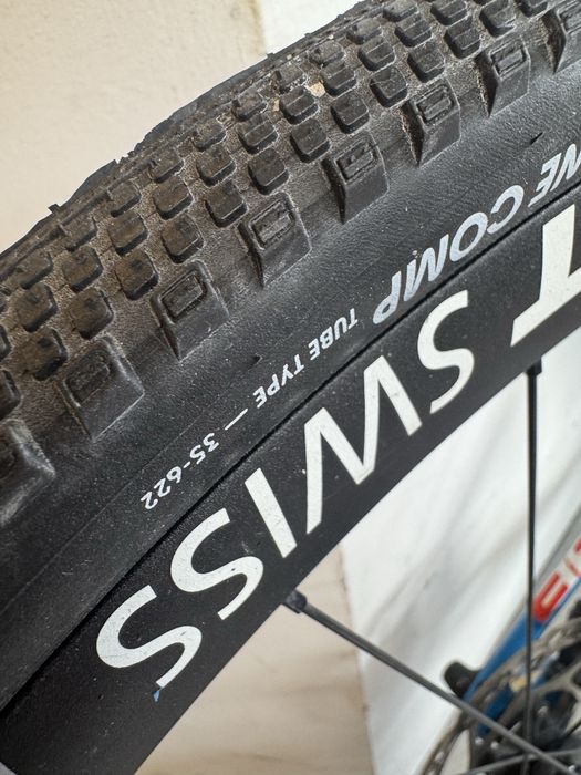 Rower Cube Gravel Carbon Uktegra Dt swiss schealbe 35c