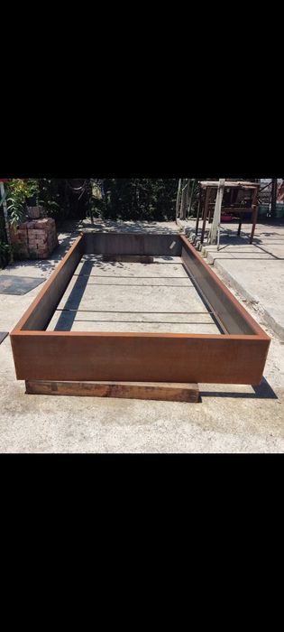 Vendo floreiras/vaseiras em aço corten mesmo sem enganos.