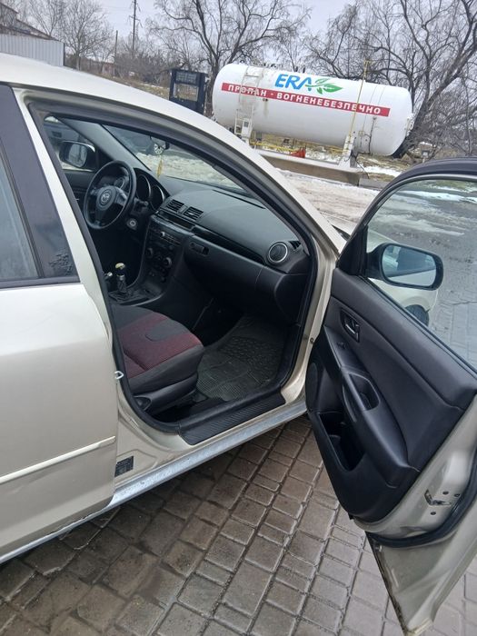 Продам авто Мазда 3