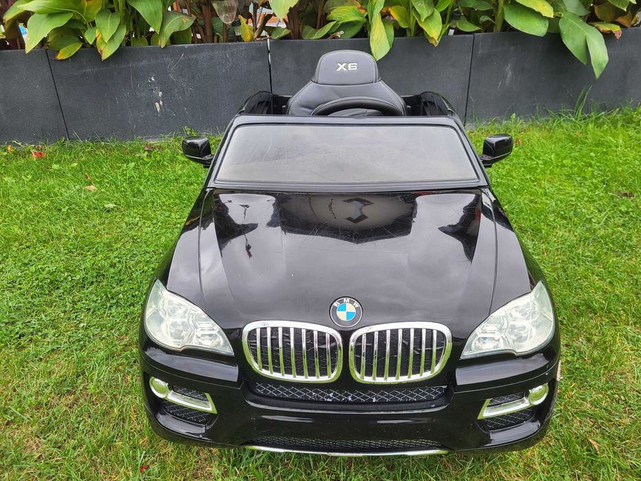 Auto BMW X6 na akumulatory
