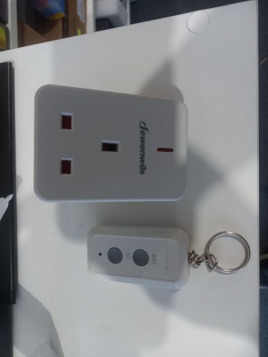 Inteligentne gniazdko sterowane pilotem