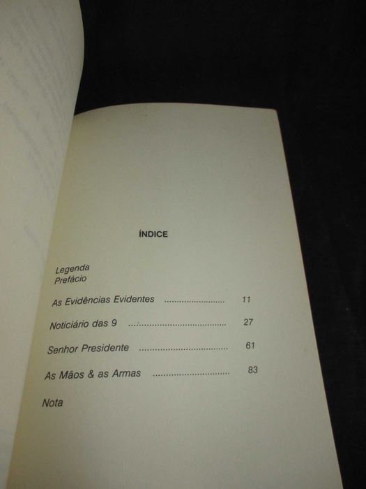 Livro Poemas Cívicos João Apolinário