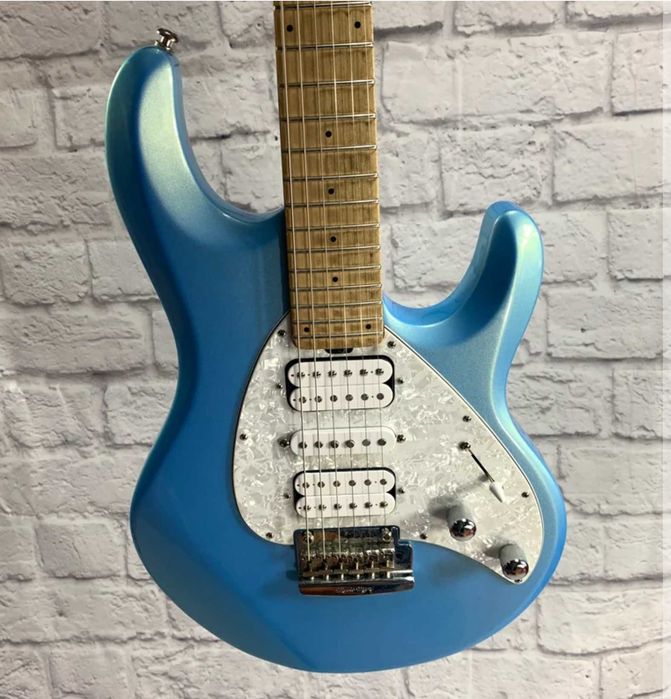 Ernie Ball Music Man Silhouette HSH (Made in USA) com Mala Rígida