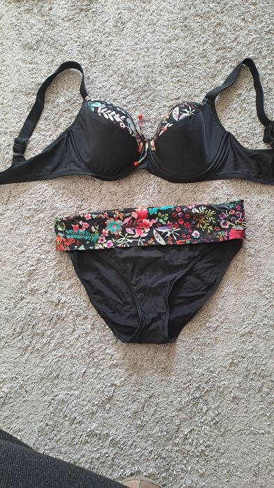 Strój kąpielowy L, miseczka D