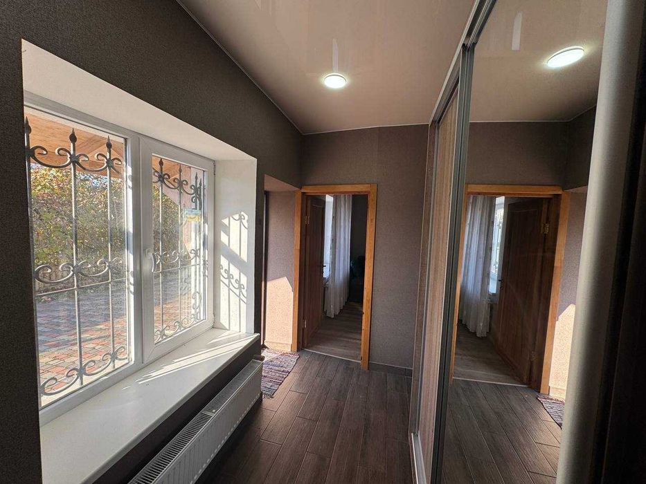 Просторий будинок 175 м² з ремонтом у Гуровщині 9 соток, газ, охорона