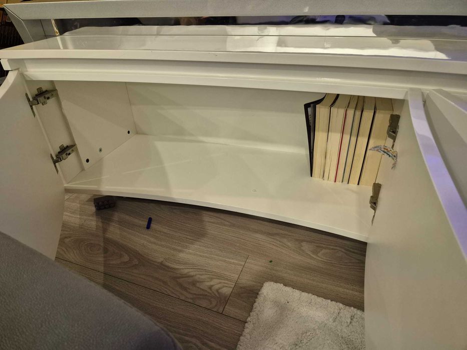 Móvel de TV com arrumação