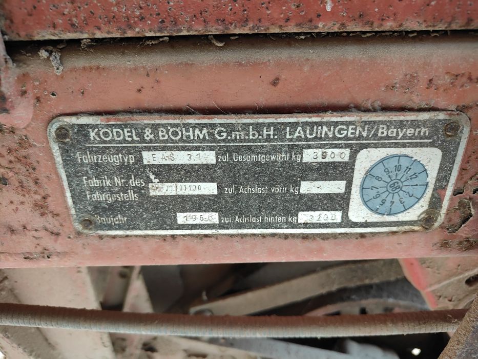 Przyczepa samozbierająca