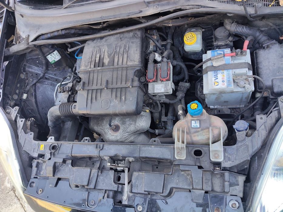 FIAT Grande Punto Hatchback 1.2 Gasolina 65 cv — photo 3