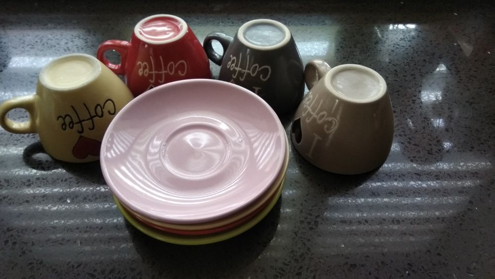 Посуда чашки разные