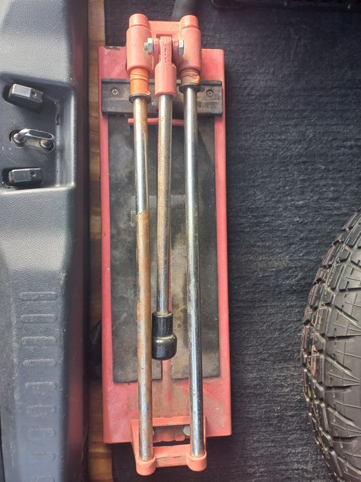 Urządzenie do cięcia płytek