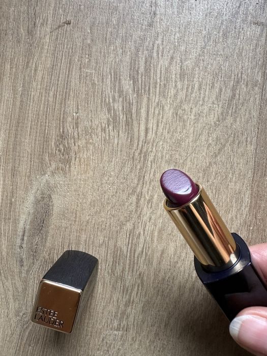 Estee lauder szminka insolent plum