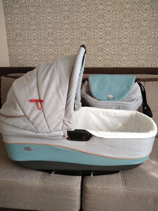 Дитяча коляска фірми   roan