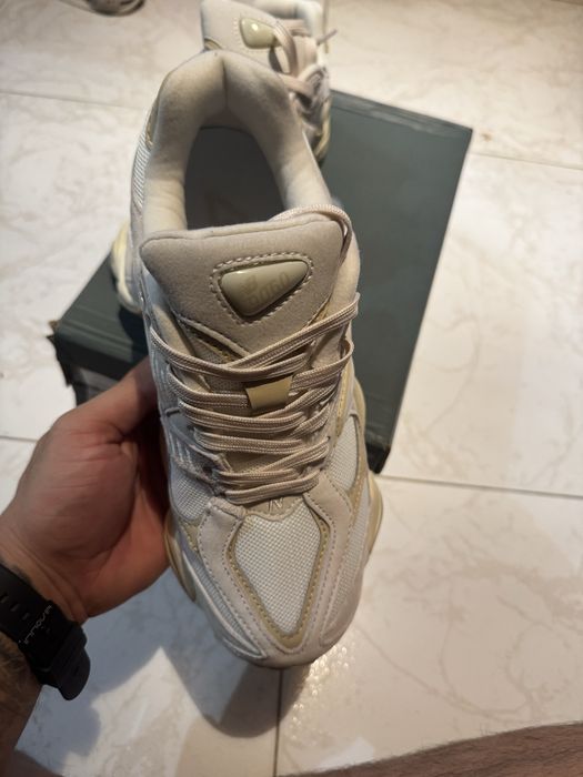 New Balance 9060 Sea Salt Brown