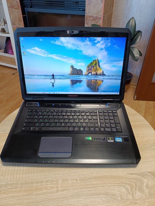 Игровой ноутбук Medion Erazer X7815/17.3"/Core i7 4 ядра 2.0GHz/24GB