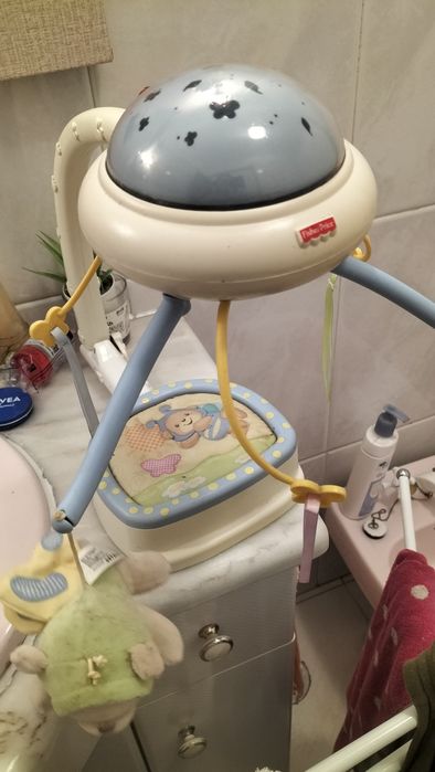 Mobile projetor fisher price