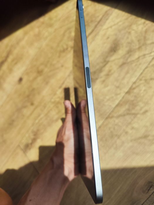 iPad Air 5 - procesor M1 - Stan Bardzo Dobry - Rachunek ze sklepu w komplecie